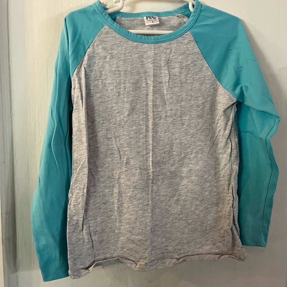 Gray Long Sleeve Tee with Classic Crew Neck